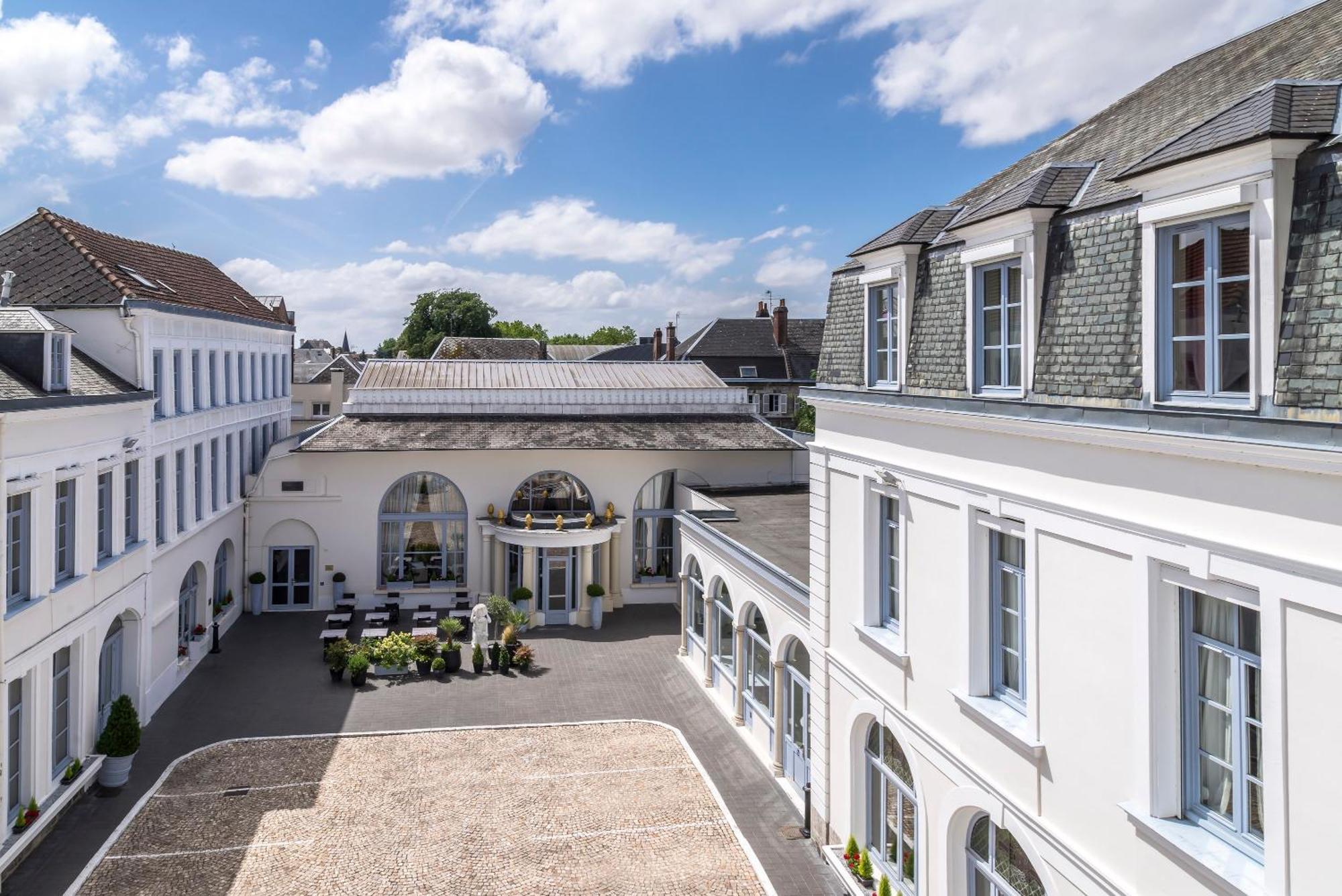 Hotel De L'Univers Arras Eksteriør bilde